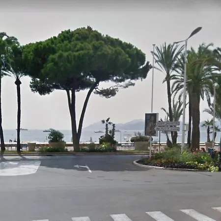 L'olivier - Croisette Martinez, Sur Cour, 1 Min * Канны