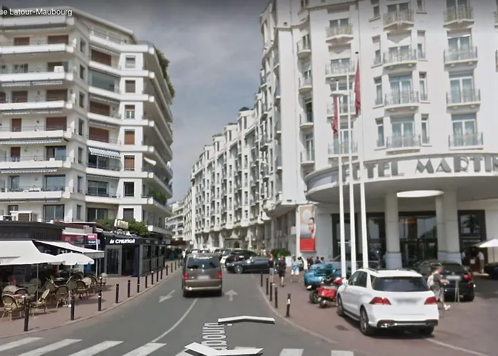 L'olivier - Croisette Martinez, Sur Cour, 1 Min *